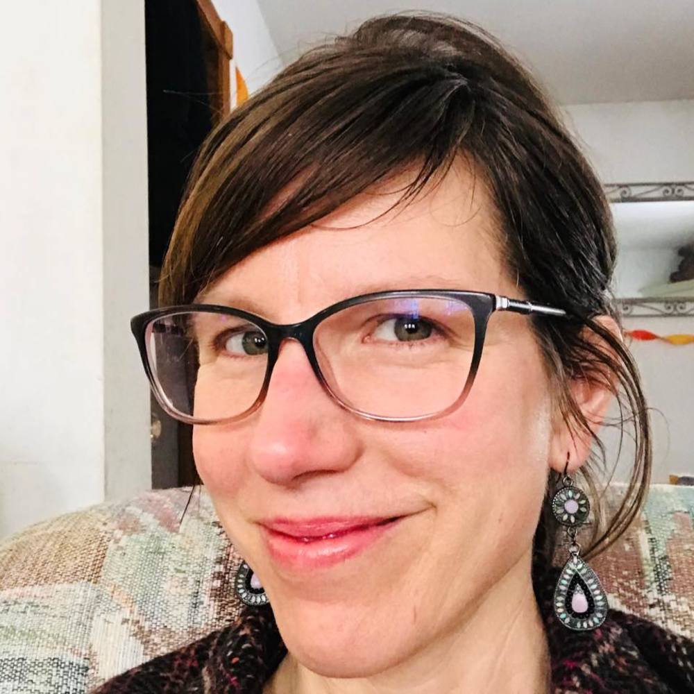 Meet your Posher, Debi